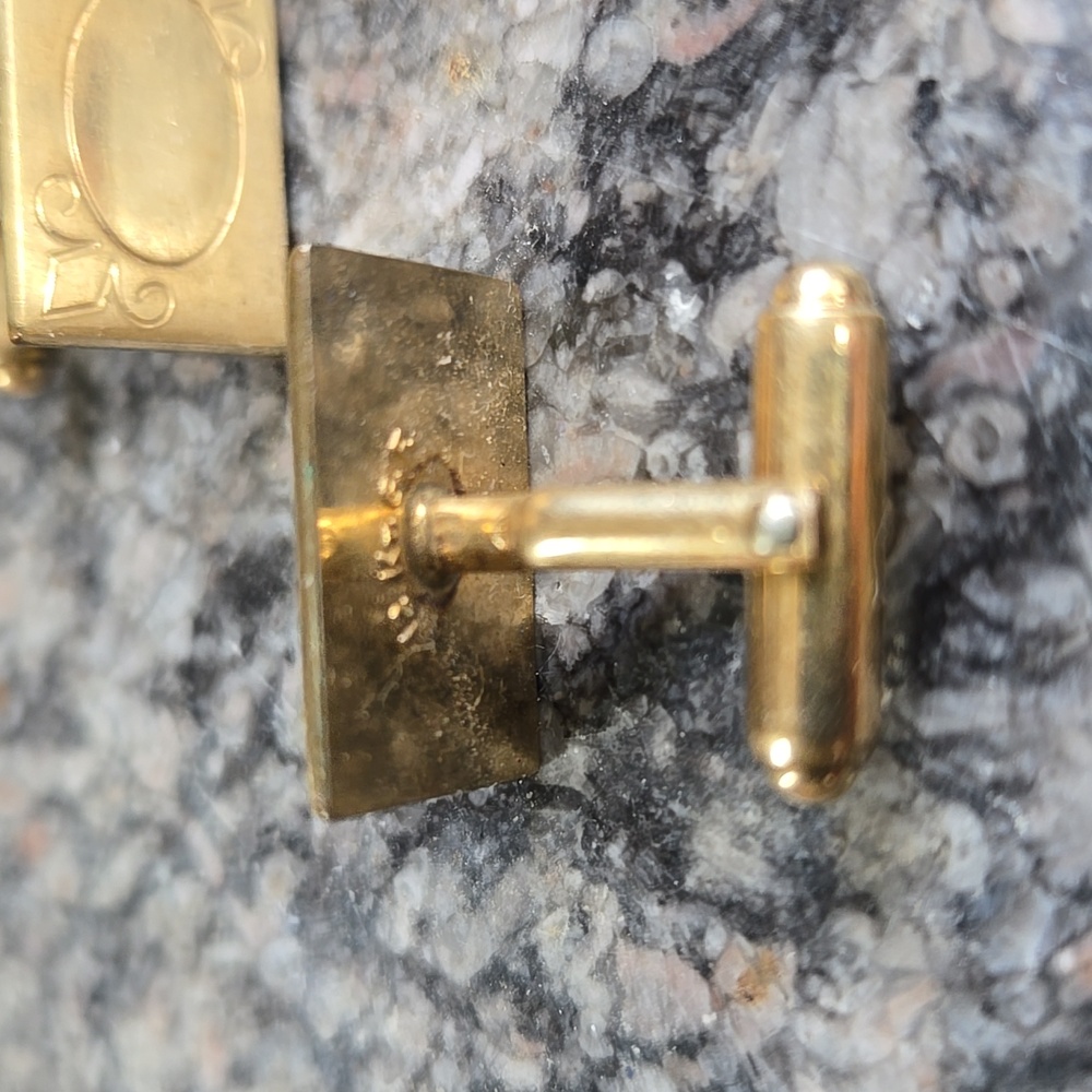 Gold Rectangular Cufflinks with Engraved Design - Picture 2 of 3